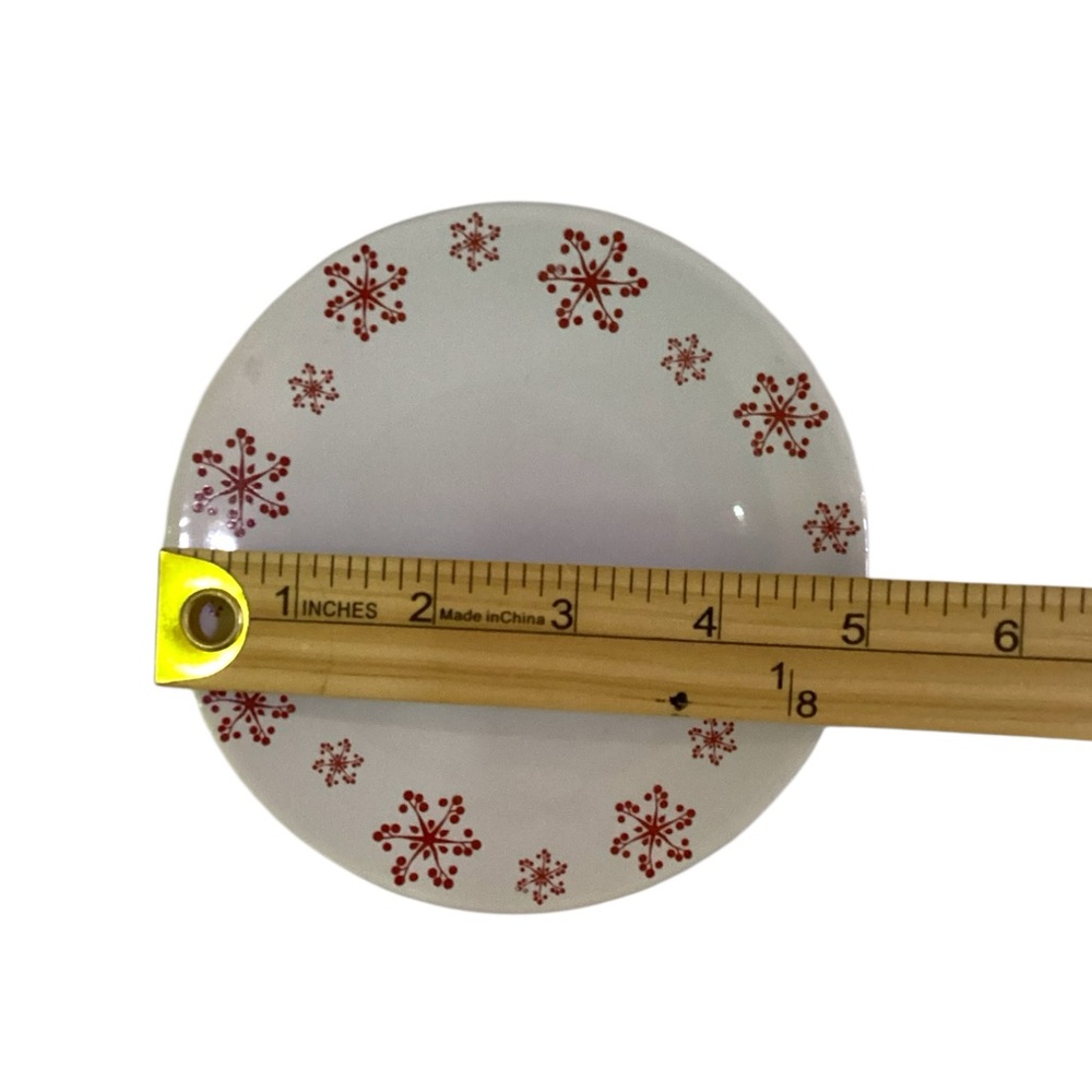 Houston Harvest Red Snowflake 6” Dessert Plates – Set of 2 - Picture 4 of 6
